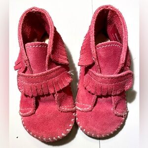 Minnetonka Kids Pink Suede Moccasins with Velcro 6
